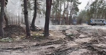 "Такая жесть!": на Луганщине прилетело по колонне РФ, которую перед этим показал россиянин (видео)