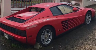 Культовый суперкар Ferrari вернули к жизни после 17 лет простоя на улице (видео)