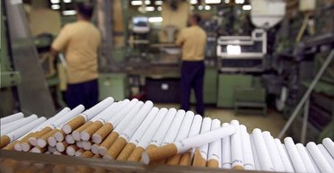 Боротьба з тіньовим тютюном: чи готується введення заборони на купівлю цигарок за готівку