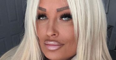 "Люди мені заздрять": жінка показала свою новорічну ялинку, але щось пішло не так (фото)