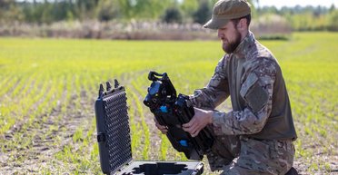 Безпілотник BEAK кидає виклик FPV-дронам з України: чим він кращий (відео)