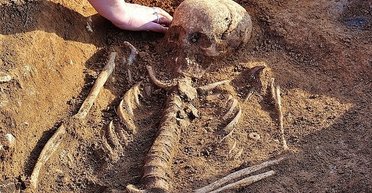 Средневековые скелеты и здравоохранение: как древние останки помогут современной медицине