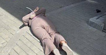 Покушение на Стерненко: нападавшей сообщили о подозрении и изберут меру пресечения