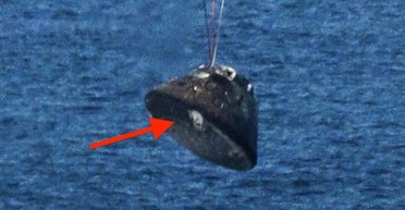 Что-то отпало от корабля "Артемида-2" во время возвращения на Землю: NASA дало ответ (фото)