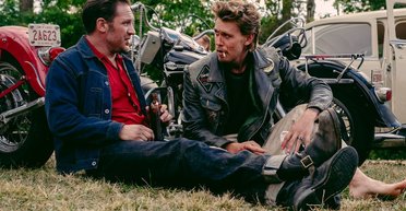 Боль аутсайдеров и романтика дорог: рецензия на фильм "Байкеры" с Томом Харди