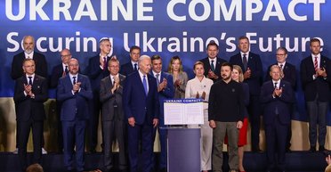 Постоянно на связи с Россией. Почему союзники не пригласили Украину в НАТО