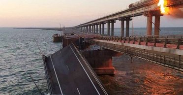 Узкое место в логистике: какими средствами Россия защищает Крымский мост, — разведка