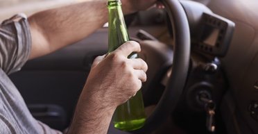 Несподіваний хід: у США п'яний водій викликав поліцію сам на себе (відео)