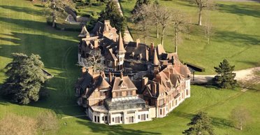 Почти полмиллиарда евро: во Франции продают бывший замок короля Марокко