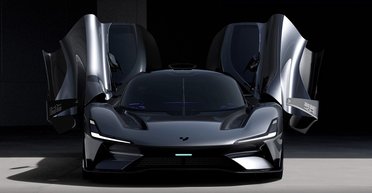 Автопилот и 1,9 с до сотни: дебютировал первый суперкар Geely (фото)