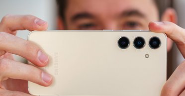 Двухлетний смартфон Samsung оказался лучше новых флагманов: что это за модель (видео)