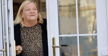 Змушені зачиняти вікна: мешканці селища 20 років страждають через неприємний запах (фото)