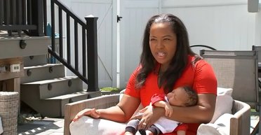 Стала мамою і лікарем: жінка народила в машині та захистила дисертацію в один день (фото)