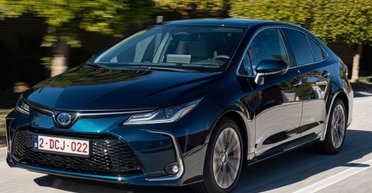 Tesla теряет лидерство: названы самые популярные авто в мире за 2024 год (фото)