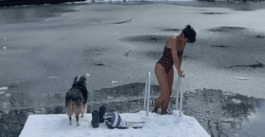 55-річна Гелена Крістенсен продемонструвала фігуру в купальнику (відео)