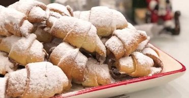 Рогалики з яблуками: рецепт ніжної випічки