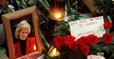 Таємниця смерті принцеси Діани. Що спровокувало ДТП і як невидима травма стала вироком