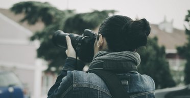 Без лишних кадров. Какие ограничения на съемку видео и фото действуют во время войны