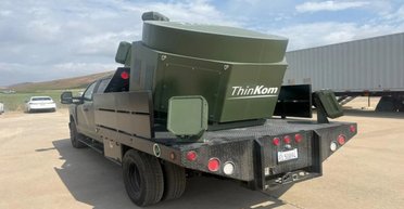 Армия США показала микроволновое орудие ThinKom против дронов: жжет электронику без выстрелов