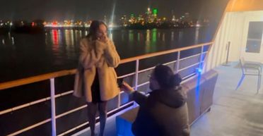 Чоловік зробив коханій "ідеальну" пропозицію руки й серця, а потім побачив фото