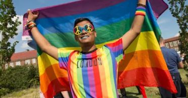 Чоловікові відмовили в статусі біженця у Британії, бо він "несправжній гей" (фото)