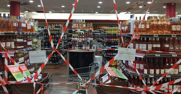 Пить или не пить? Кто выиграет и кто потеряет из-за запрета продавать ночью алкоголь в Киеве