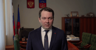 Из-за "голосов в голове: в России мужчина подрезал губернатора области (фото)