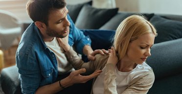 "Ты это заслужил": женщина ответила на неожиданные требования бывшего и его любовницы (фото)