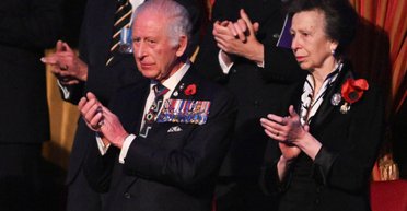 Принцеса Анна вперше за 50 років змінила зачіску (фото)