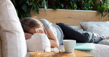 Ученые рассказали, чем опасен частый дневной сон