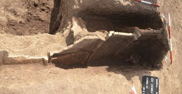 Спасли от незаконного строительства: на юге Италии нашли 19 древних гробниц (фото)