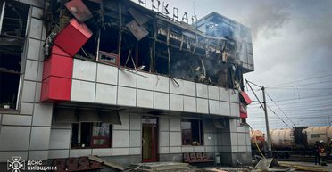 Вокзал в Фастове разрушен: "Укрзализныця" восстанавливает движение и меняет маршруты (видео)