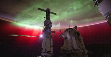 Орбітальна станція, Місяць, полярне сяйво: астронавт зробив нові знімки з космосу (відео)