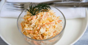 Салат с курицей, морковью и сыром: просто и очень вкусно