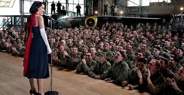 Сила "слабого" пола. Лучшие фильмы и сериалы о сильных и независимых женщинах (видео)