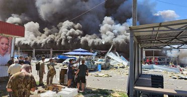 Россияне ударили по супермаркету в Константиновке на Донбассе: что известно (фото)