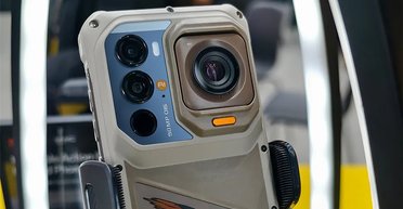 Новітній смартфон RugOne викликав ажіотаж через вбудовану екшн-камеру (фото)
