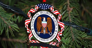 Американские шпионы ежегодно проводят конкурс рождественских украшений: что в тренде