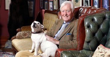 Скандальный аристократ ищет жену, умеющую управлять замком и вертолетом: у кого есть шанс