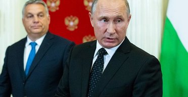 Кто угрожает венграм в Закарпатье: почему Орбан шустрее полиции, а поджог церкви на руку Путину