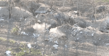 Одягнений у футболку боєць ЗСУ самотужки відбив атаку шістьох екіпірованих росіян (відео)