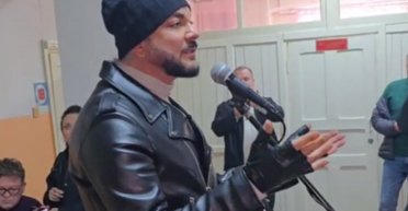 Филипп Киркоров отправился в оккупированную Горловку выступать перед российскими военными