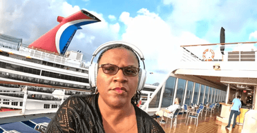 Жінка, яка живе на лайнері, розкрила головні мінуси круїзного життя (відео)