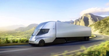 Перевершила всі очікування: вантажівка Tesla Semi здивувала запасом ходу в реальних умовах