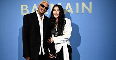 Шер із молодшим на 40 років бойфрендом відвідала показ Balmain