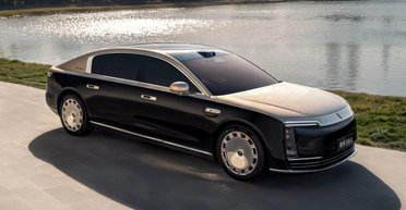 На рынок вышел более доступный конкурент Maybach и Rolls-Royce от JAC и Huawei (фото)