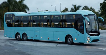 Вор угнал автобус и развозил пассажиров: в полиции в восторге от его "мастерства"