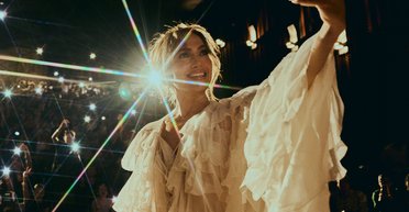 Дженніфер Лопес показала розкішну фігуру в новій рекламі (відео)