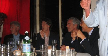 Дональд Трамп, Билл Клинтон и другие: кто засветился в новых файлах по делу Эпштейна (фото)