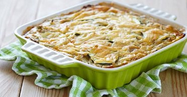 Смачна та швидка лазанья з кабачків із шинкою та сиром: простий рецепт ситної страви